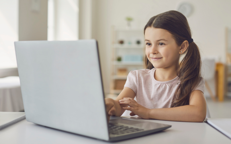 Un hito en el crecimiento: fomentando el éxito de los alumnos en iQ Academy